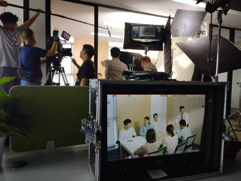 湘桥区TVC拍摄公司：科技产品视觉化大师，诠释未来感与功能美学
